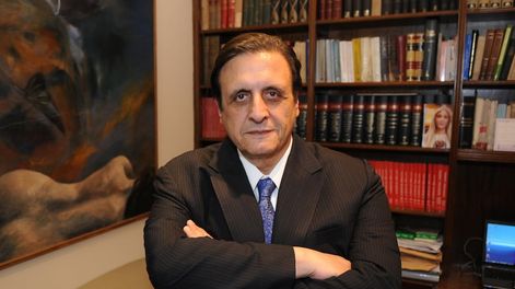 Los Andes | Abogado. Se especializó en derecho tributario y trabajaba como agente externo de AFIP. En la foto (2008), cuando recibió el premio Konex por su labor parlamentaria