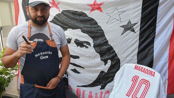 Luis Gerardo Cornejo hincha de Maipú fanático de Diego Maradona. Foto: Marcelo Rolland