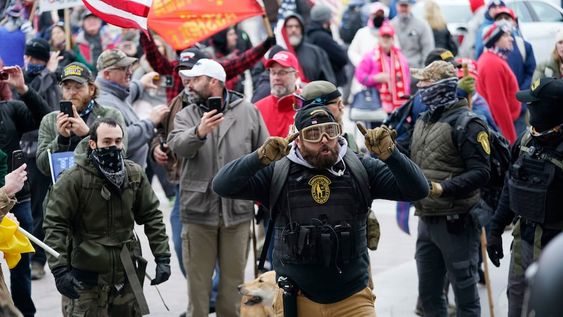 ¿Qué es QAnon?  (AP Foto/Manuel Balce Ceneta)