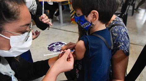 Salud comenzará a aplicar el refuerzo pediátrico de la vacuna de Covid-19.