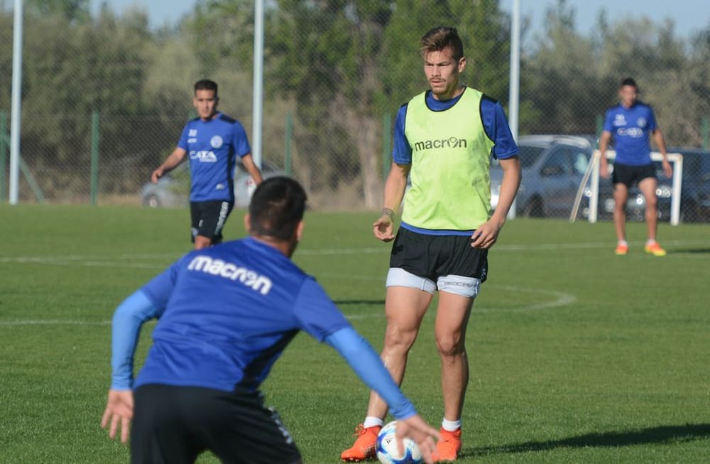Gastón Giménez pasó de Estudiantes a Vélez, pero el que sonríe es Godoy Cruz