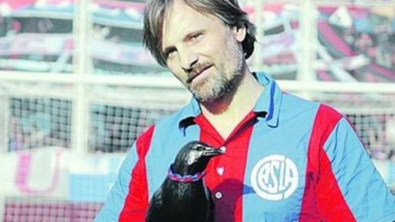 El actor estadounidense, fanático del club argentino San Lorenzo, relató una divertida anécdota que incluye a la alfombra roja y a jugadores del equipo que es hincha. / Gentileza.