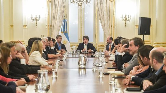 El Jefe de Gabinete, Nicolás Posse, recibió hoy en la Casa Rosada a diputados y senadores de La Libertad Avanza (LLA), previo a la apertura de sesiones ordinarias en el Congreso de la Nación. Foto: NA