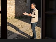 En algunas personas preguntarse y responderse en voz alta es una herramienta de autorregulación emocional.