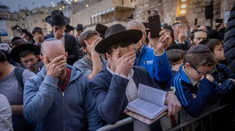 Miles de judíos se congregaron en el Muro de los Lamentos este jueves, para rezar el Shemá Israel en apoyo y reclamo por los rehenes secuestrados por Hamás.