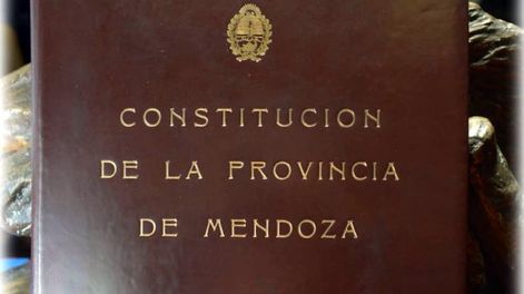 El fallo de la Dra. Kemelmajer sobre la Constitución local - Por Fernando Diez