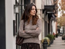 la vuelta de la falda boho: como usar la prenda tendencia del estilo boho chic con cinturon y botas