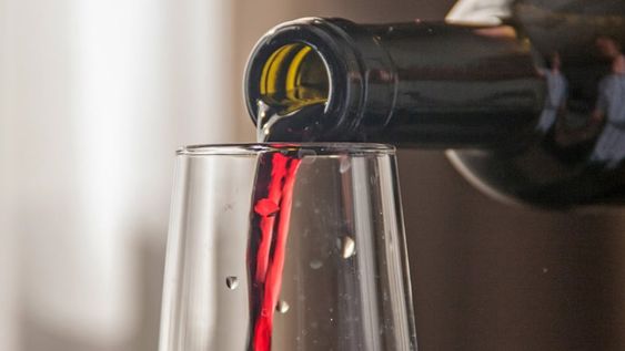 La Organización Internacional de la Viña y el Vino (OIV) mostró una caída del consumo global de vino.