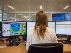 Alta tecnología. Monitoreo y análisis de información meteorológica en un entorno de trabajo digital utilizado para la elaboración de pronósticos. Alta tecnología. Monitoreo y análisis de información meteorológica en un entorno de trabajo digital utilizado para la elaboración de pronósticos.