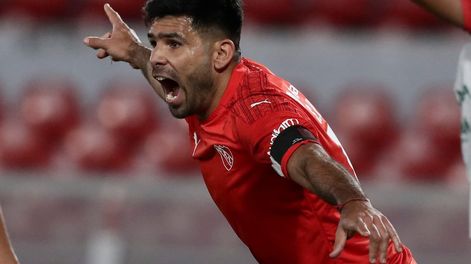Silvio Romero celebra su gol en el 1-0 de Independiente sobre Guabirá, por la última fecha del Grupo B de la Copa Sudamericana 2021.