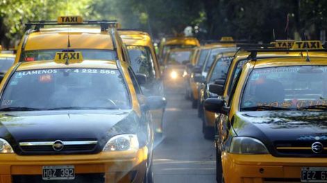 El Gobierno oficializó un aumento del 21% en las tarifas de taxis y remises en Mendoza