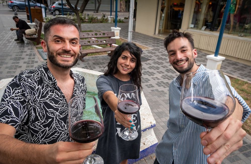 “Cuarzo en bruto” está integrado por Gabriel Fernández, Soledad López y Mariano Cruz. Obtuvieron un premio de $1,5 millón. | Foto: Ignacio Blanco / Los Andes