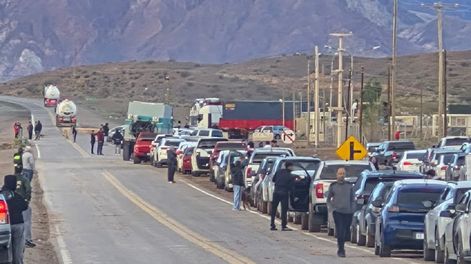 Reabren el paso Cristo Redentor tras un día de cierre y hay largas filas para cruzar a Chile