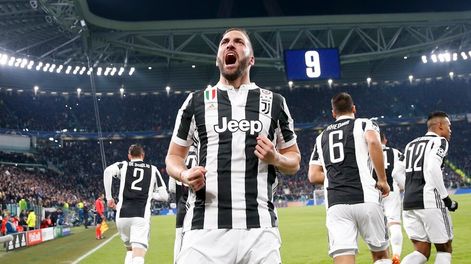 El Pipita Higuaín con un pie y medio en el Milan