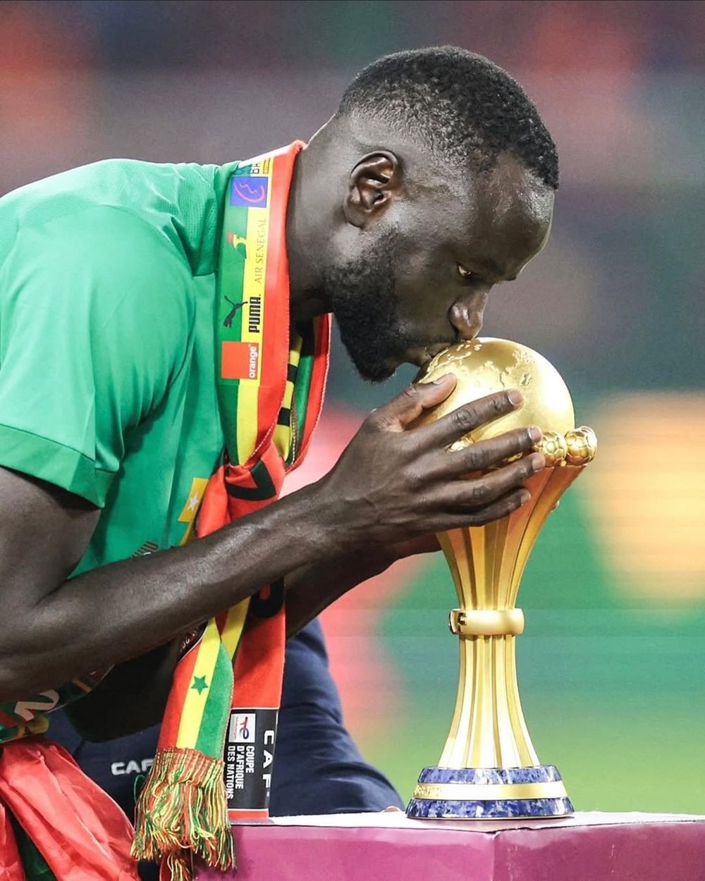 Cheikhou Kouyate, campe&oacute;n con Senegal en 2022.