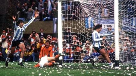 Los Andes | 1978. La Selección argentina vence a Holanda por 3 a 1 y conquista la XI Copa Mundial de Fútbol. / LOS ANDES