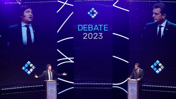 El debate presidencial antes del balotaje entre Javier Milei y Sergio Massa. (Fabián Marelli Pool)