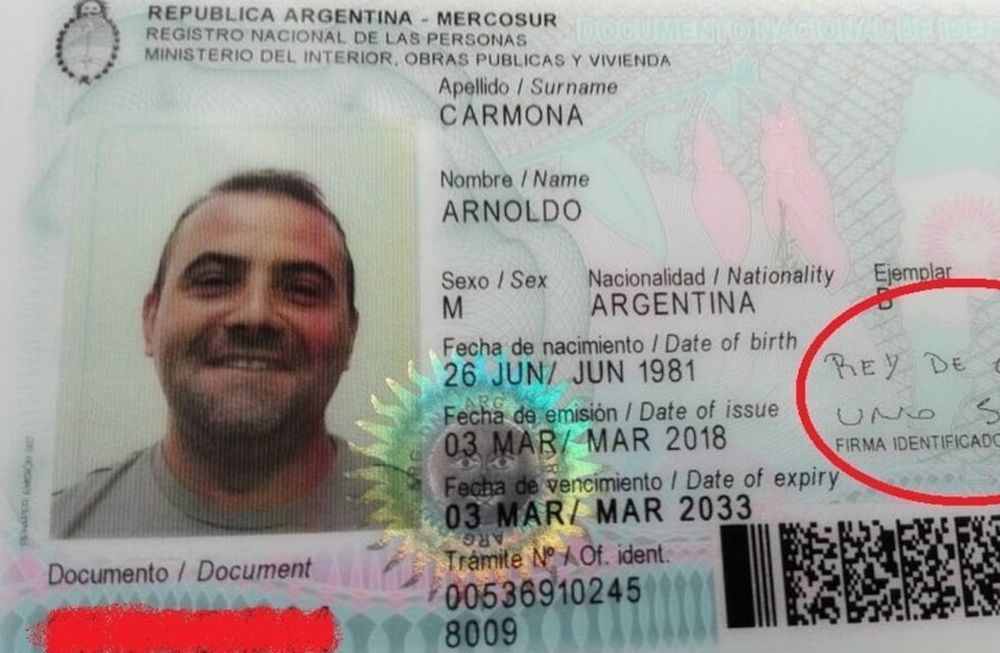 Es viral: la increíble firma de un hincha del Rojo en su DNI