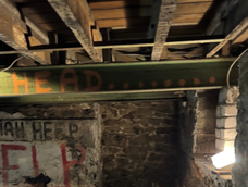 Descubren un mural oculto en una casa británica.