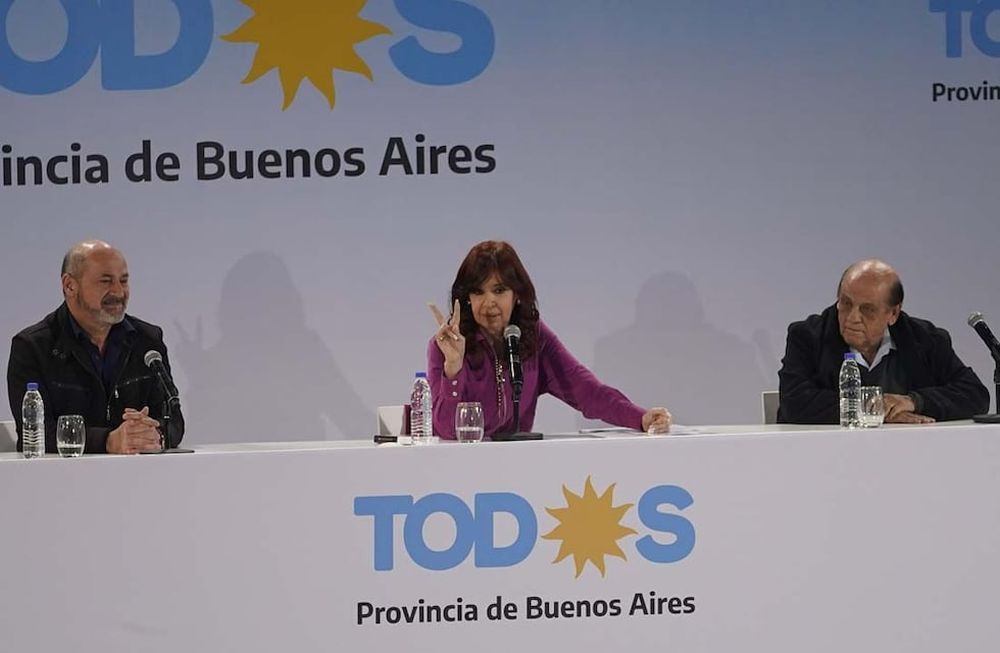 Cristina Kirchner comparó a Perón con Jesucristo en el homenajes del Frente de Todos por el 48º aniversario de la muerte del líder justicialista (Clarin)