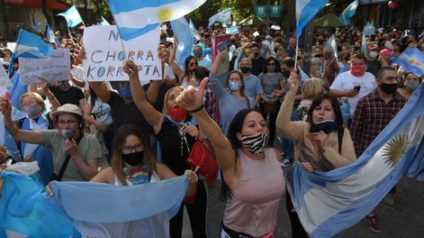 El Gobierno debería dejar de despreciar a esa clase media sobreviviente, que quiere que el país vuelva a ser enteramente de clase media. / José Gutiérrez