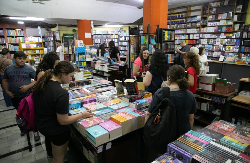 La Ciudad de Mendoza volverá a convertirse en un gran escenario cultural con una nueva edición de La Noche de las Librerías
