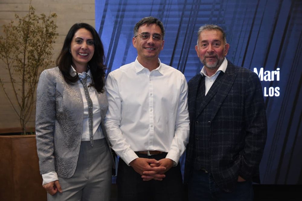 Pablo Moya, Julieta Contreras y Marcos Calvente en este noche de gran celebración.