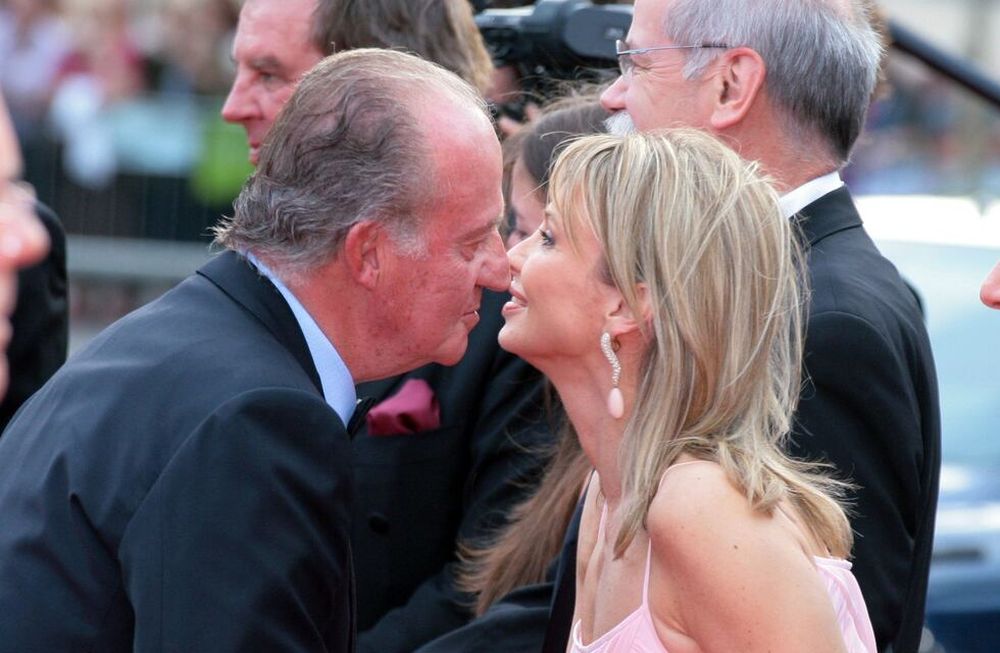 El escándalo del rey Juan Carlos, su amante Corinna y la plata negra queda en la nada