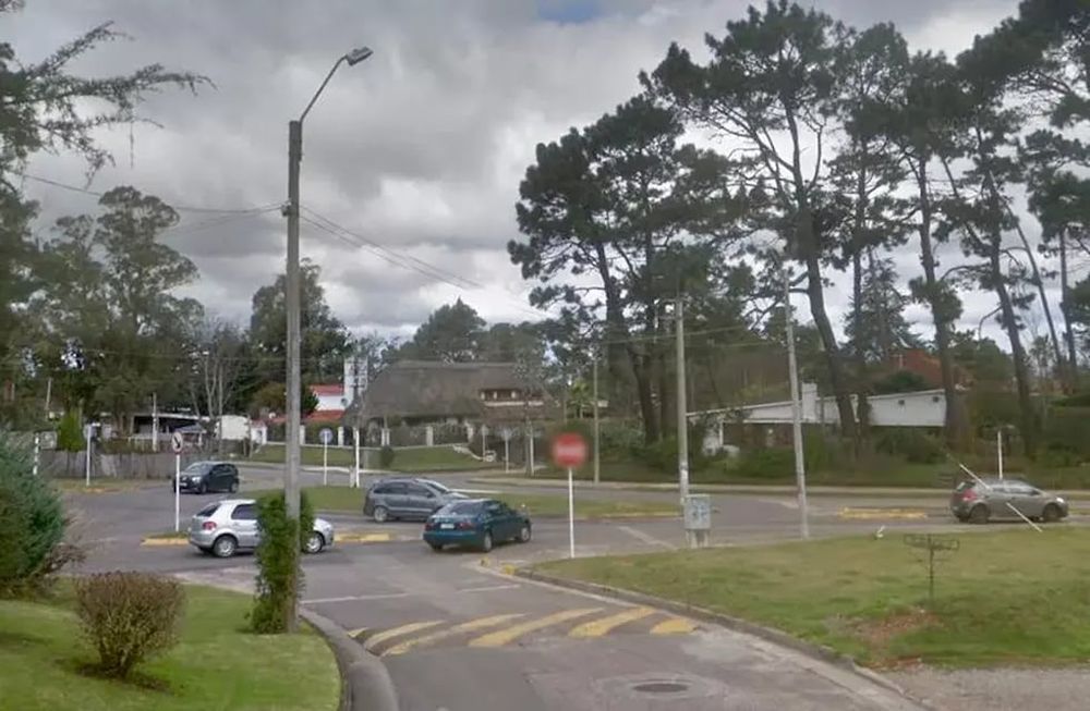 Cinco hombres golpearon, amenazaron y atropellaron con un cuatriciclo a un muchacho que estaba disfrutando de sus vacaciones con su familia el día sábado en Punta del Este, Uruguay.