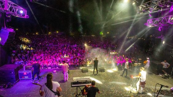 El Teatro Griego Maipú debutó con una fiesta multitudinaria