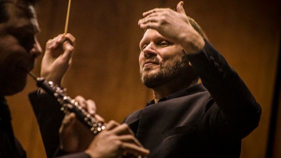 La OSUNCuyo abre su ciclo sinfónico de la mano del maestro brasilero Tobías Volkmann