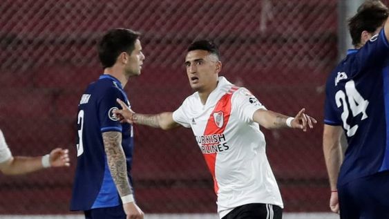 Matías Suárez terminó la práctica de hoy, le colocaron hielo en una de sus pieras y aún no está confirmado para el próximo Superlclásico. / Gentileza.