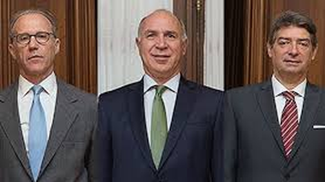 Los tres miembros actuales de la Corte Suprema de Justicia de la Nación.