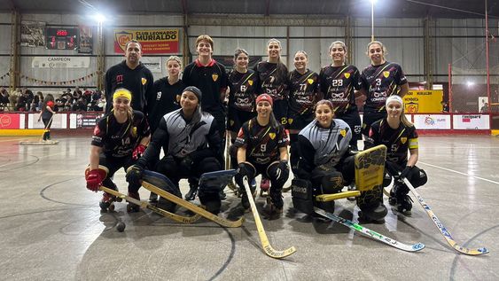 Hockey patín: Equipo de primera de Leonardo Murialdo damas, que es el anfitrión en el campeonato Argentino de clubes.