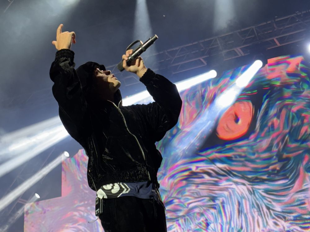 Trueno desplegó un show explosivo en el Festival Montaña, combinando flow, compromiso y una energía que encendió al público mendocino.