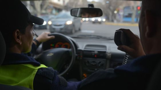Preventores aprehendieron a una mujer que pretendía robar extintores de locales comerciales