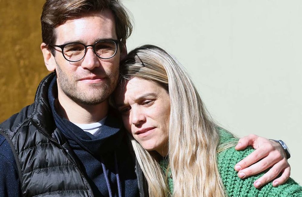 Valentina y Facundo Macarrón luego del juicio que absolvió a su padre, Marcelo Macarrón, por el asesinato de su madre, Nora Dalmasso. (Tomy Fragueiro / La Voz)