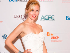 Falleció Carrie Anne Fleming, actriz canadiense de amplia trayectoria. Falleció Carrie Anne Fleming, actriz canadiense de amplia trayectoria.