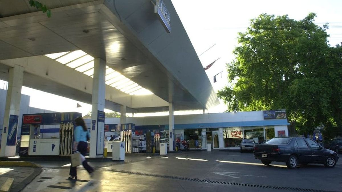 Por la caída de la actividad económica, bajó el consumo de naftas y de electricidad en Mendoza