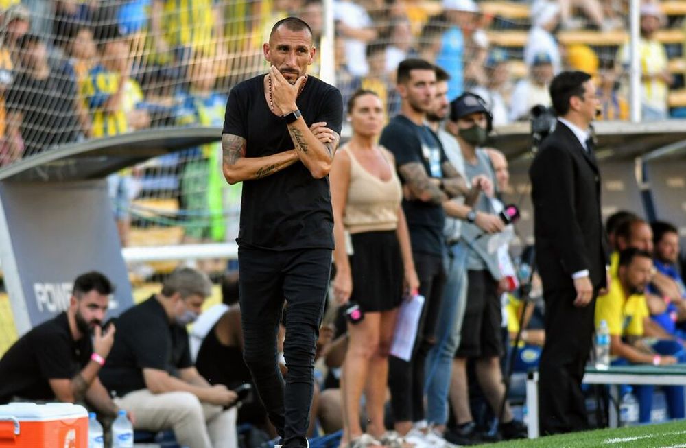 El Cholo Pablo Guiñazú ha tenido un comienzo muy complicado en su carrera como entrenador. (Fotobaires).