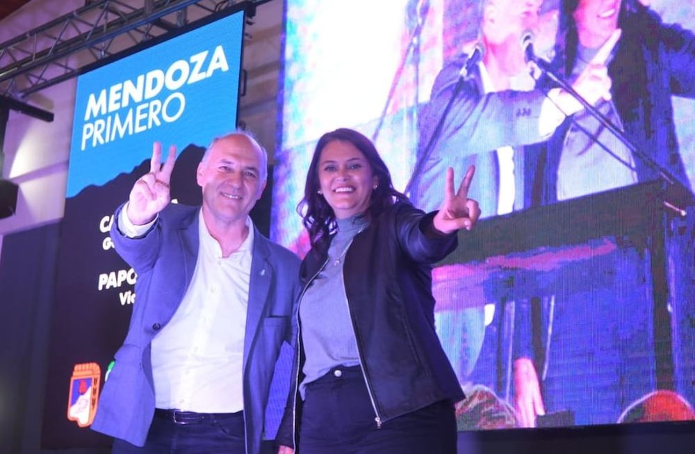 Los precandidatos a la gobernación por Avanza Mendoza: Guillermo Carmona y Liliana Paponet.