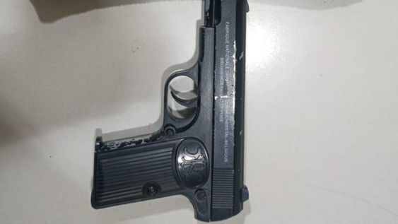 robaron un auto en godoy cruz, los encontraron en maipu e intentaron escapar a pie: dos detenidos