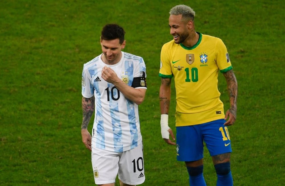 Otra vez contra Uruguay, en la próxima fecha en noviembre. Y otra vez contra Brasil en la siguiente. Pero esta vez se jugará en Argentina. Y serán 90 minutos en San Juan.