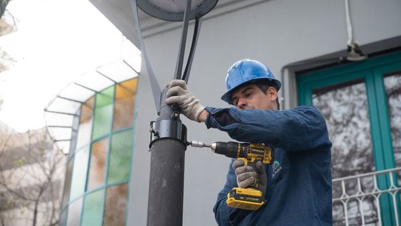 La Ciudad continúa con el recambio de luminarias en diferentes arterias