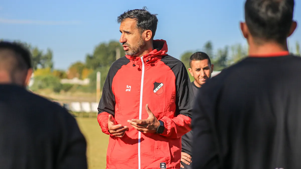 El nuevo DT del Maipú ya trabaja con el plantel y debutará ante Colegiales en el estadio Higinio Sperdutti, el domingo.&nbsp;