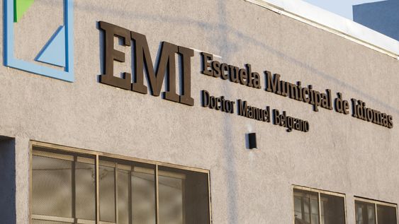 como funciona la nueva escuela municipal de idiomas en maipu