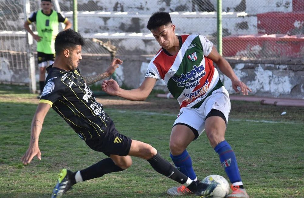 Guaymallén Palmira se enfrentaron hace menos de dos semanas y hubo serios incidentes antes y después del partido. Hoy no pudieron jugar por las amenazas de los violentos.
