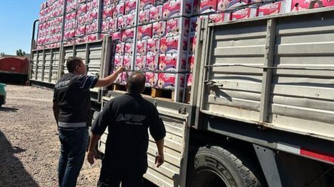 Guillermo Michel destacó el trabajo de la Aduana, durante un operativo en el mes pasado con similares resultados. Foto: Twitter/@MichelGuilleOK