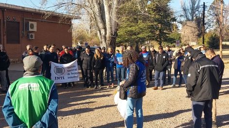 Abrazo simbólico en Mendoza en defensa del INTA