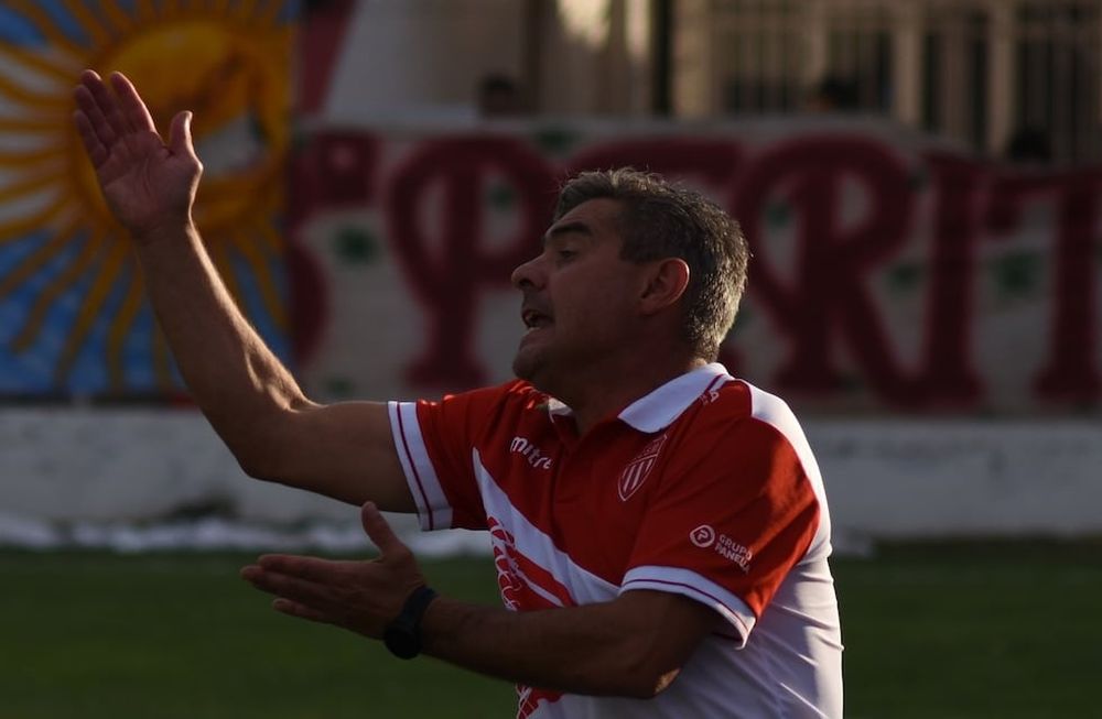 Sergio Arias, DT del Atlético Club San Martín, se mostró descontento con ciertos reproches de los hinchas a algunos jugadores. / Gentileza: Soy del Este.